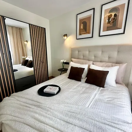 Casa Riviera, 2-bdrm, Sea View, Pool, Parking Apartment