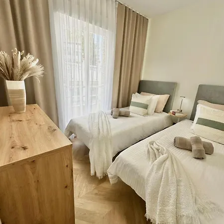Casa Riviera, 2-bdrm, Sea View, Pool, Parking