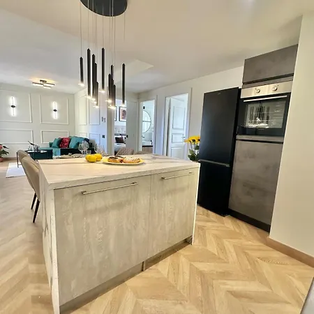 Casa Riviera, 2-bdrm, Sea View, Pool, Parking